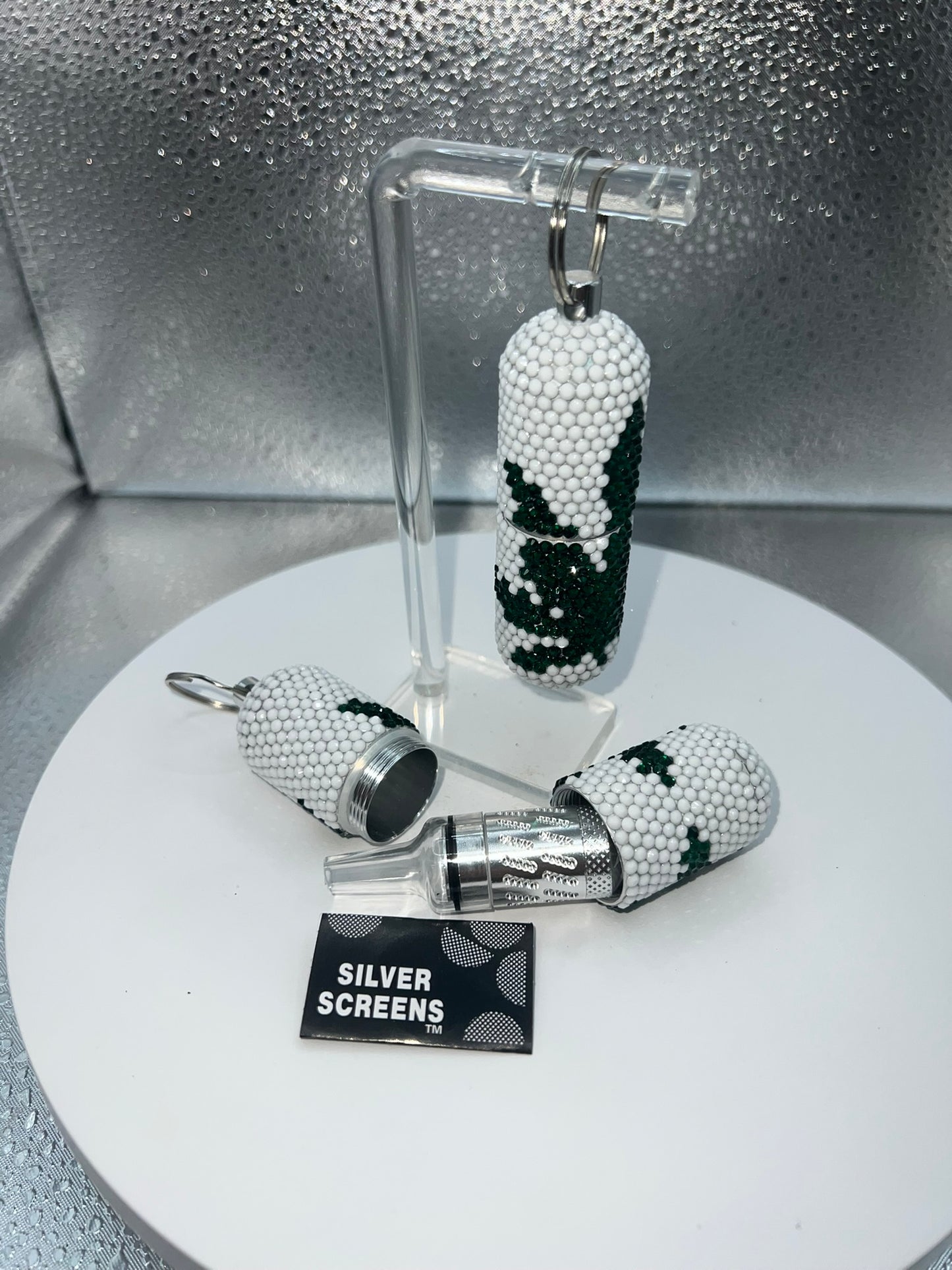 420 Leaf One Hitter Holder Keychain (White Stones)